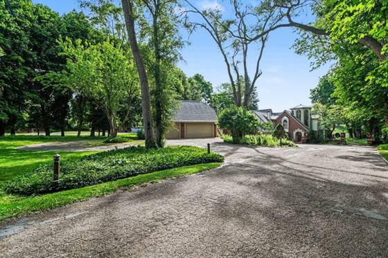 460 E Long Lake Road, Bloomfield Hills, MI 48304 photo 2