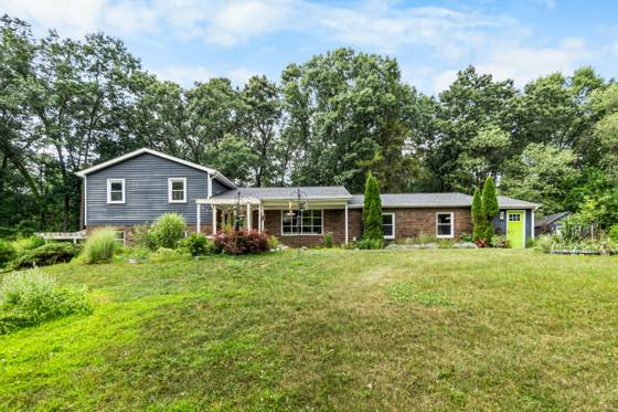 3950 Queen Oaks Drive, Chelsea, MI 48118 photo 2