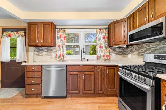 21545 Highview Street, Clinton Twp, MI 48036 photo 2