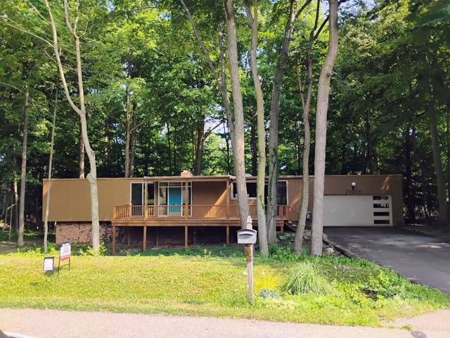 29204 Summerwood Road, Farmington Hills, MI