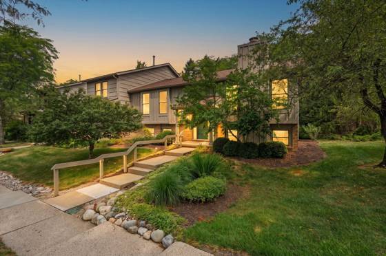 2250 Rivenoak Court, Ann Arbor, MI 48103 photo 3