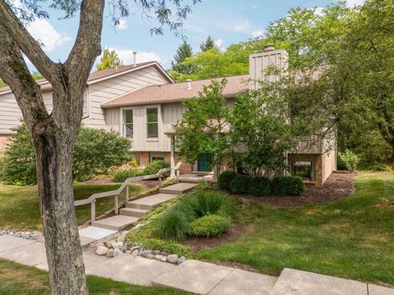 2250 Rivenoak Court, Ann Arbor, MI 48103 photo 2