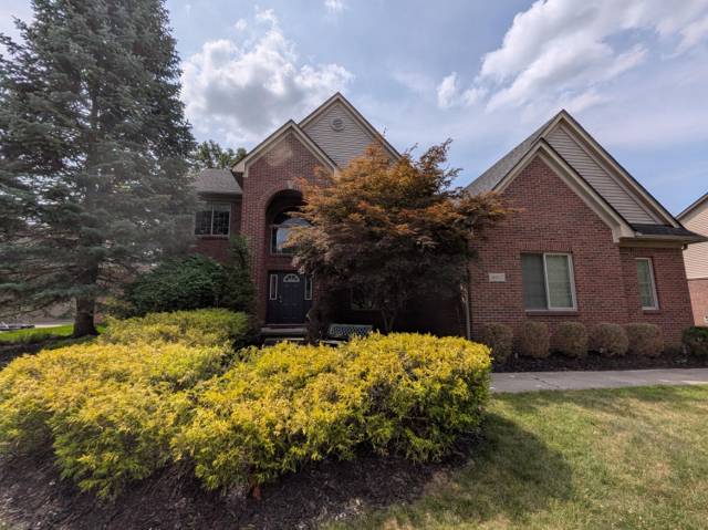 46815 Grand Oak Court, Canton, MI