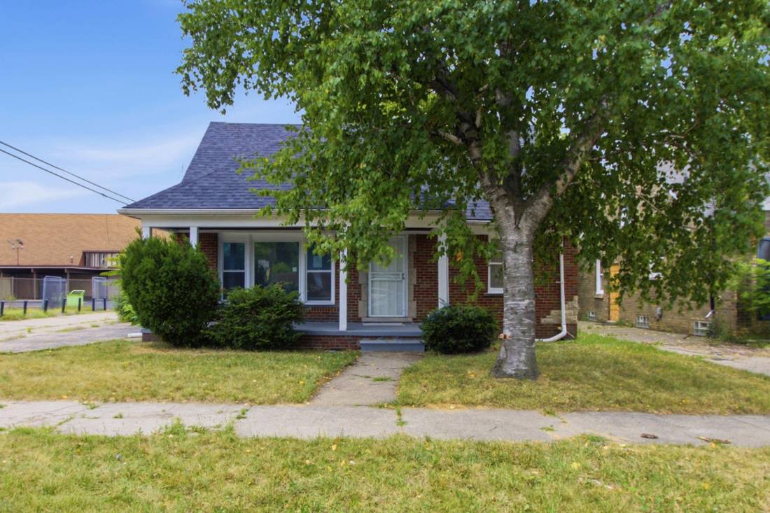 18990 Hamburg Street, Detroit, MI 48205