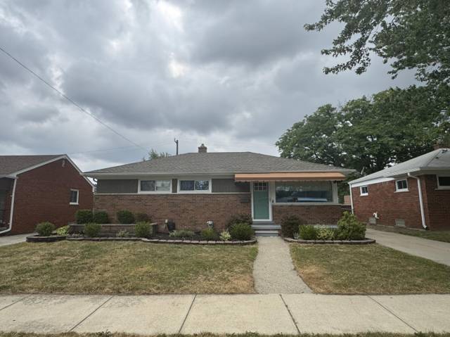 25147 Collingwood Street, Roseville, MI
