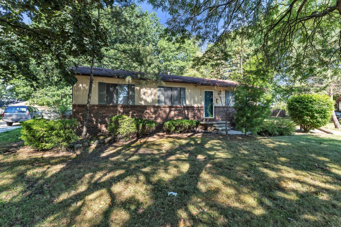 24533 Grove Avenue, Eastpointe, MI 48021
