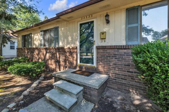 24533 Grove Avenue, Eastpointe, MI 48021 photo 3