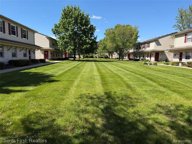 196 Princeton Drive, South Lyon, MI