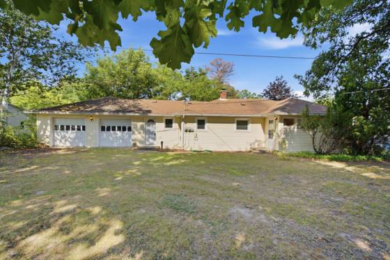 9835 Dexter-Pinckney Road, Pinckney, MI 48169 photo 2