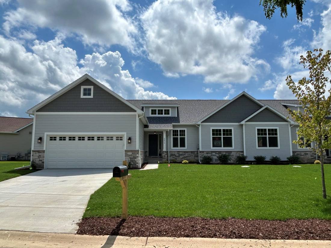 5627 Trail Side Lane, Whitmore Lake, MI 48189