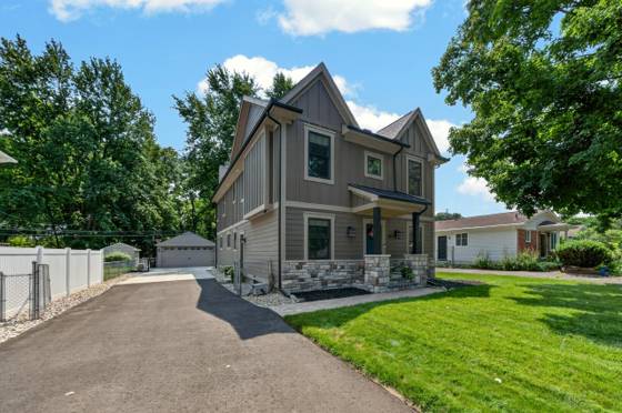 220 Red Oak Lane, Rochester Hills, MI 48307 photo 2