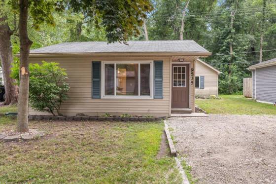 9535 Listeria Street, Commerce Twp, MI 48382 photo 2