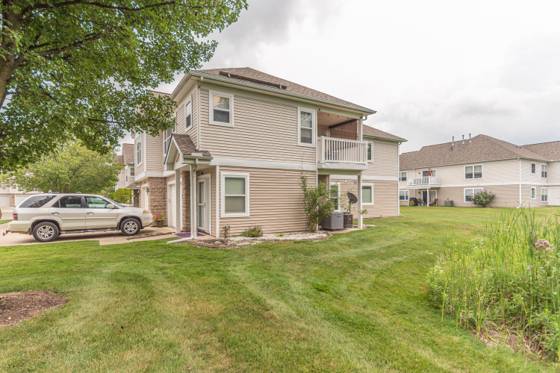 628 Riverstone Lane, Chelsea, MI 48118 photo 5