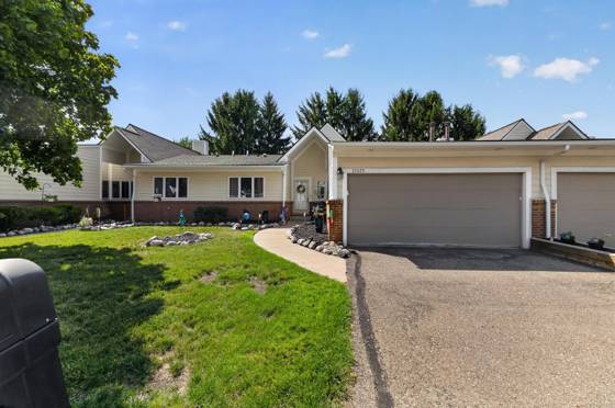 35075 Hillside Drive, Farmington, MI 48335 photo 3