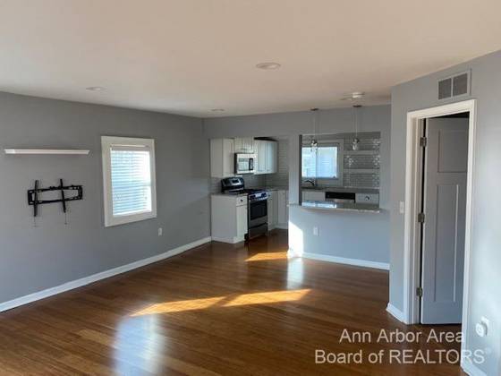 407 N Harris Street, Saline, MI 48176 photo 5