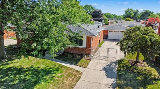 33826 Brookshire Drive, Sterling Heights, MI 48312 photo 3