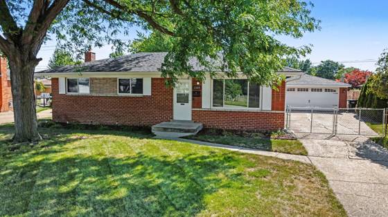 33826 Brookshire Drive, Sterling Heights, MI 48312 photo 2