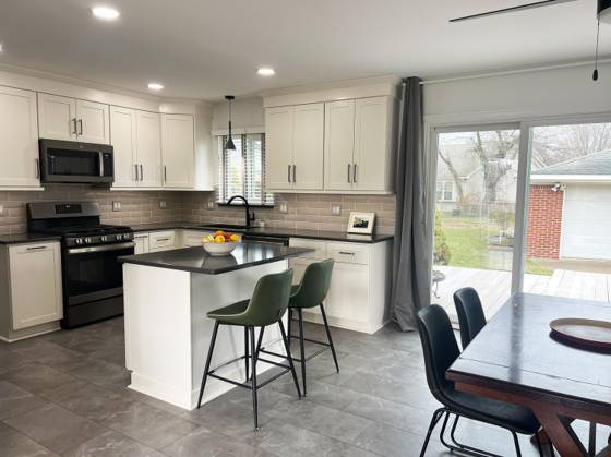 9358 Marie Court, Livonia, MI 48150 photo 2