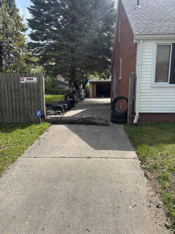 18968 Blackmoor Street, Detroit, MI 48234 photo 2