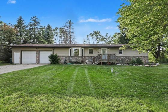 4704 Rohr Road, Lake Orion, MI 48359 photo 2