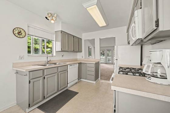 398 Rolling Meadows Drive, Ann Arbor, MI 48103 photo 5