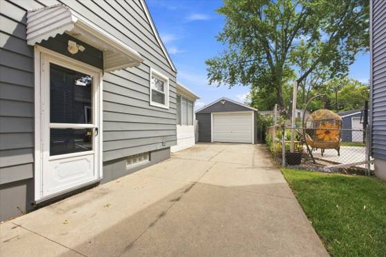 815 S Marias Avenue, Clawson, MI 48017 photo 3