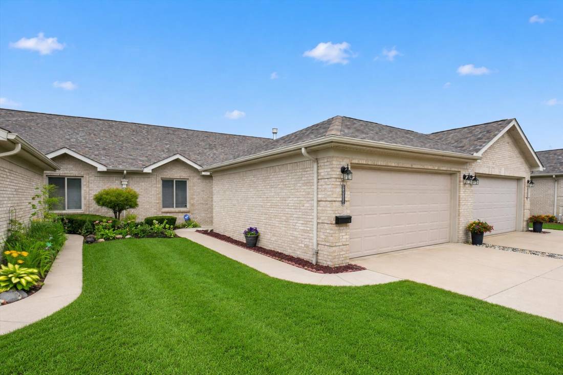 35251 Silver Maple Drive, Clinton Twp, MI 48035