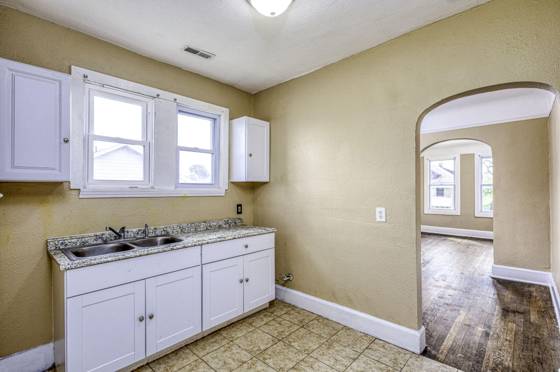2952 Waverly Street #2E, Detroit, MI 48238 photo 4