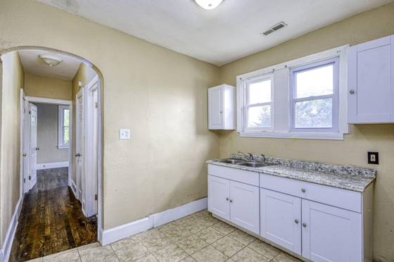 2952 Waverly Street #2E, Detroit, MI 48238 photo 5