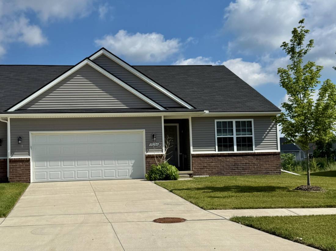 10284 Swan Lake Circle, Ypsilanti, MI 48197