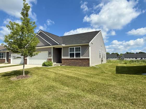 10284 Swan Lake Circle, Ypsilanti, MI 48197 photo 5