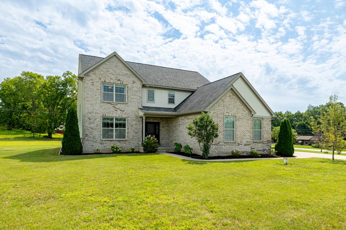 672 Meadow Hill Road, Saline, MI 48176
