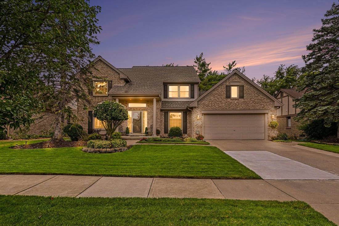 45128 Glengarry Road, Canton, MI 48188