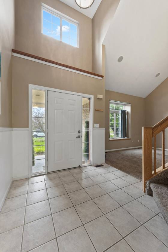 7403 Pine Creek Trail, Waterford, MI 48327 photo 2