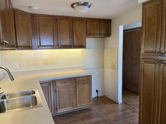 38040 Castle Drive, Romulus, MI 48174 photo 5