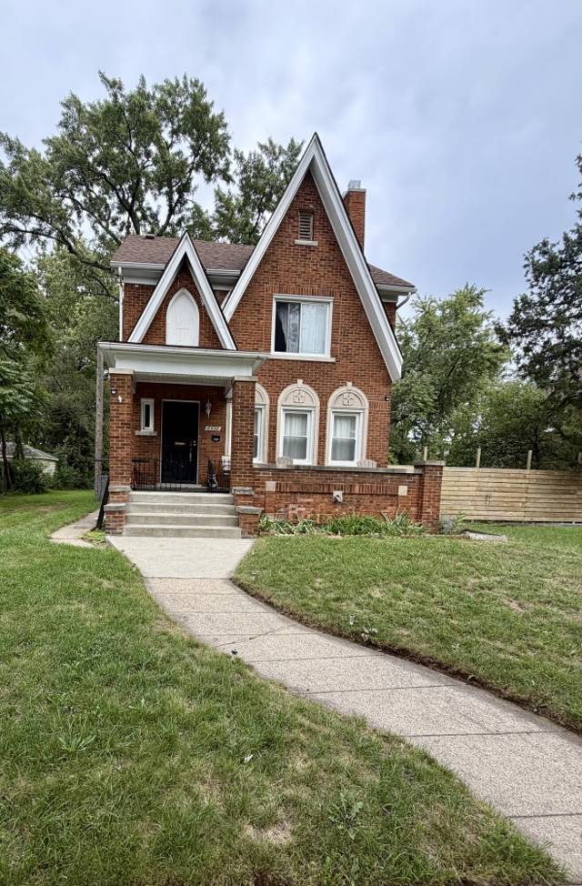 18988 Pennington Drive, Detroit, MI