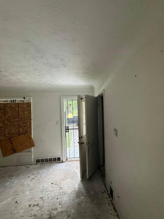 19180 Bradford Avenue, Detroit, MI 48205 photo 4