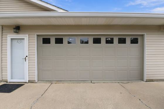 24368 Sylvan Avenue, Brownstown, MI 48134 photo 4