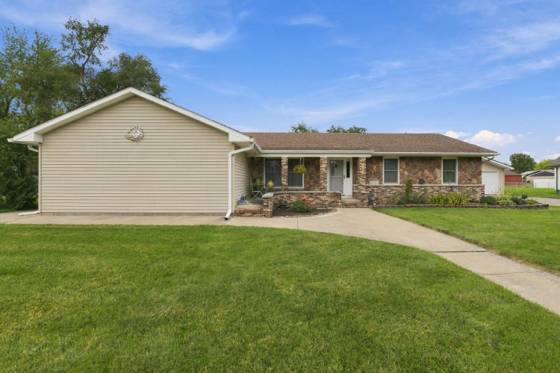 24368 Sylvan Avenue, Brownstown, MI 48134 photo 3