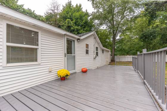 8514 Portage Lake Boulevard, Pinckney, MI 48169 photo 2