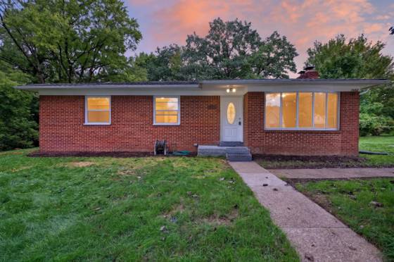 1652 Charleston Avenue, Pontiac, MI 48340 photo 2