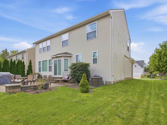 21222 Laurelwood Court, Farmington, MI 48336 photo 5