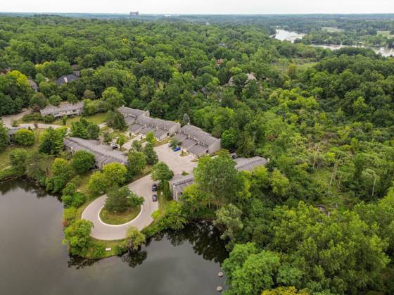605 Watersedge Drive, Ann Arbor, MI 48105 photo 2