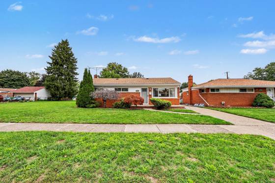 16741 Bell Avenue, Eastpointe, MI 48021 photo 2