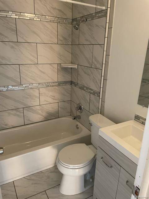 25337 S Montmartre Court #1, Oak Park, MI 48237 photo 4