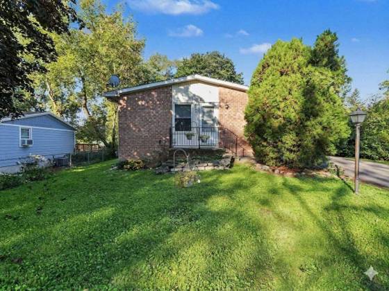 3460 La Salle Drive, Ann Arbor, MI 48108 photo 2