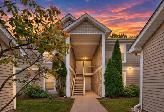 1349 Heatherwood Lane, Ann Arbor, MI 48108 photo 2