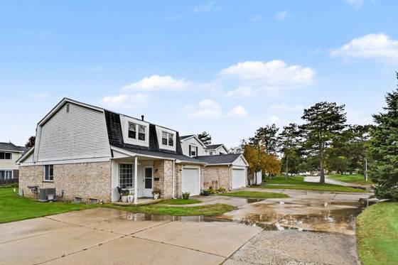 504 Dorset Circle, Grand Blanc, MI 48439 photo 3