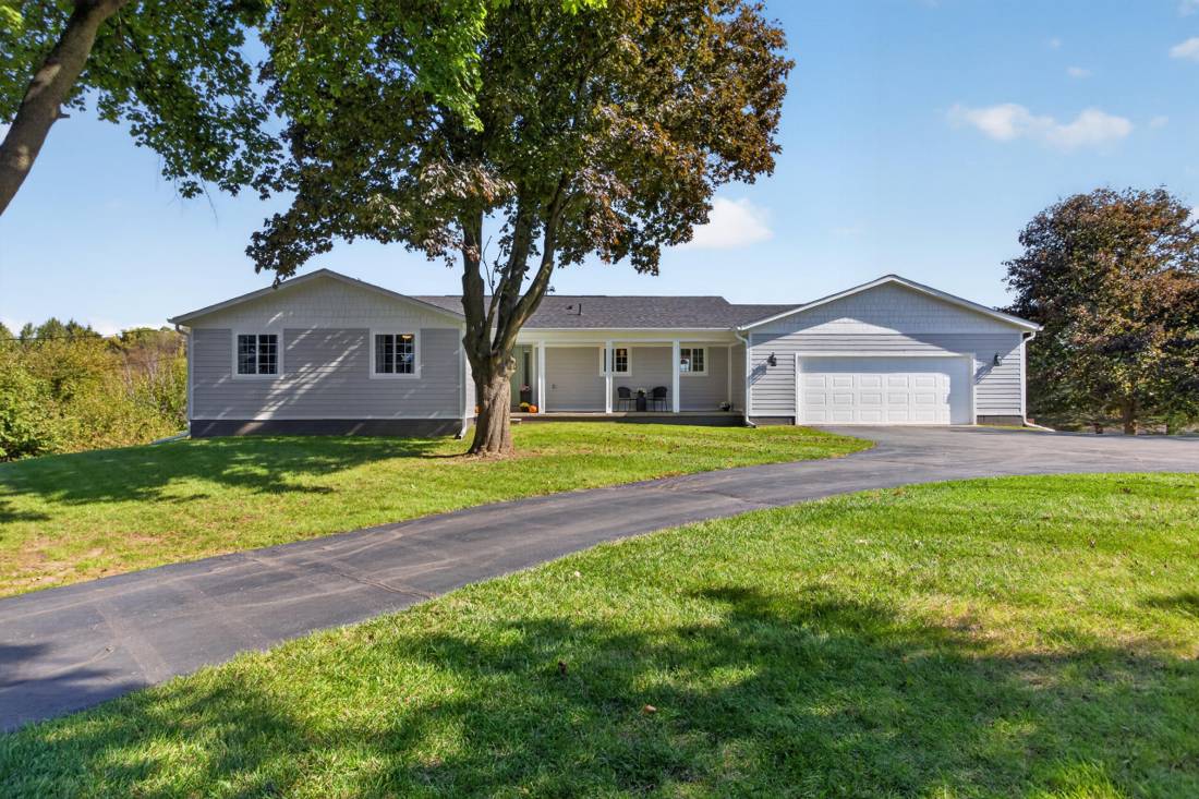 9720 Queens Drive, Manchester, MI 48158