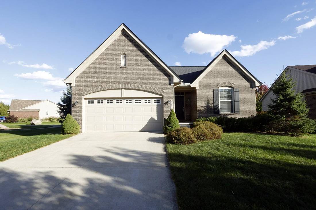 8212 Stamford Road, Ypsilanti, MI 48198